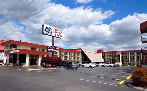 Valley forge inn - Valley Forge Inn is a Pigeon Forge hotel convenient to attractions, shopping and all of the fun things to do in the area. Reserve your room with us today! QUESTIONS OR RESERVATIONS 800-544-8740. OUR LOCATION 2795 …